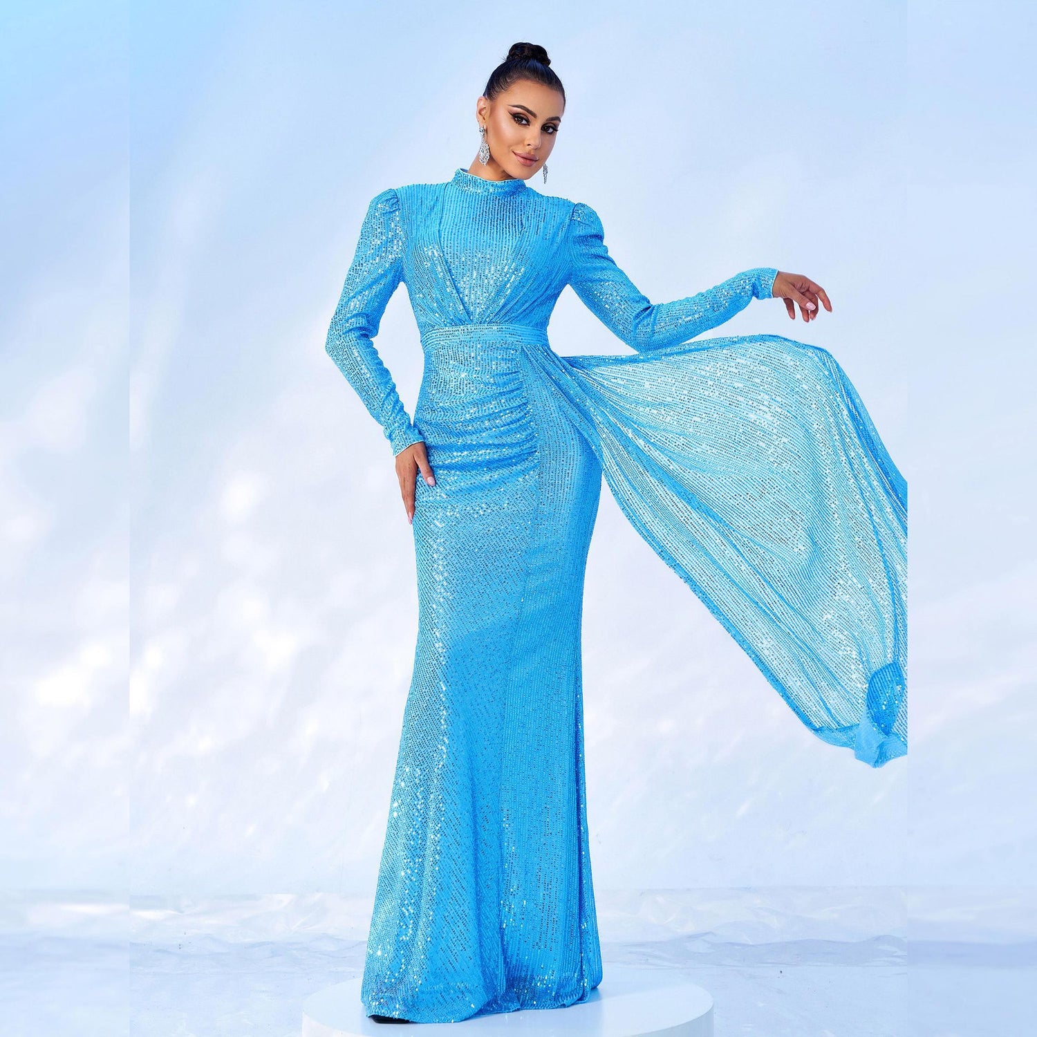 IICIE, Beautiful Winter Long Sleeve Round Neck Sequined Formal Gown