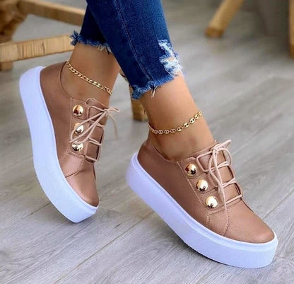 Docks, Lace-up Platform Sneakers for Women with Rivet Casual Design